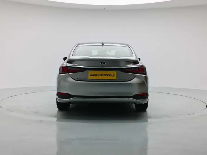 Lexus ES 2022 Model 300h Superior Edition – фото 6