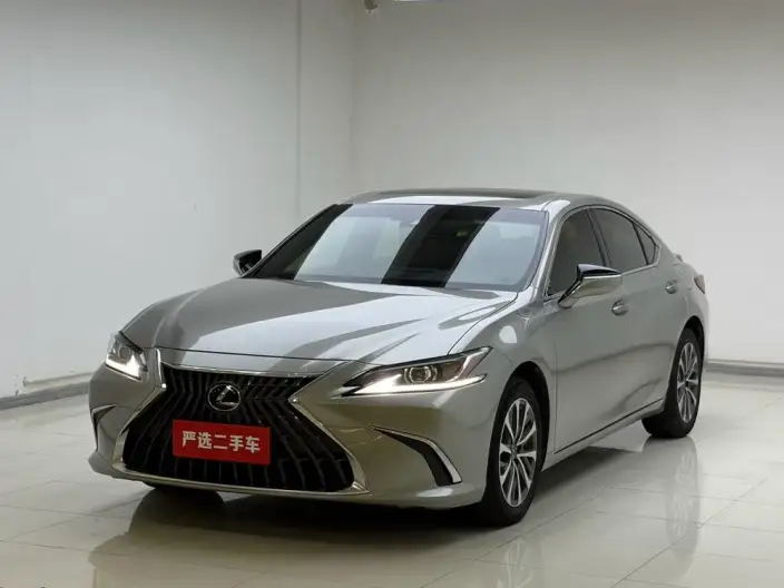 Lexus ES 2022 Model 300h Superior Edition
