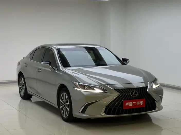 Lexus ES 2022 Model 300h Superior Edition