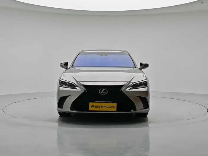 Lexus ES 2022 Model 300h Premium