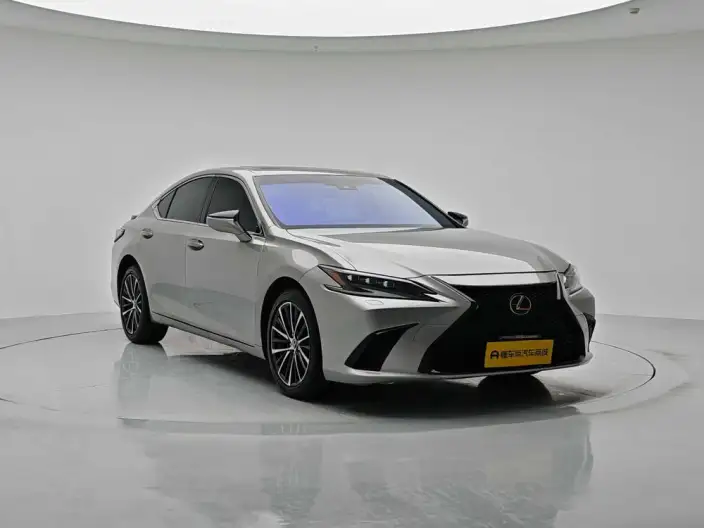 Lexus ES 2022 Model 300h Premium