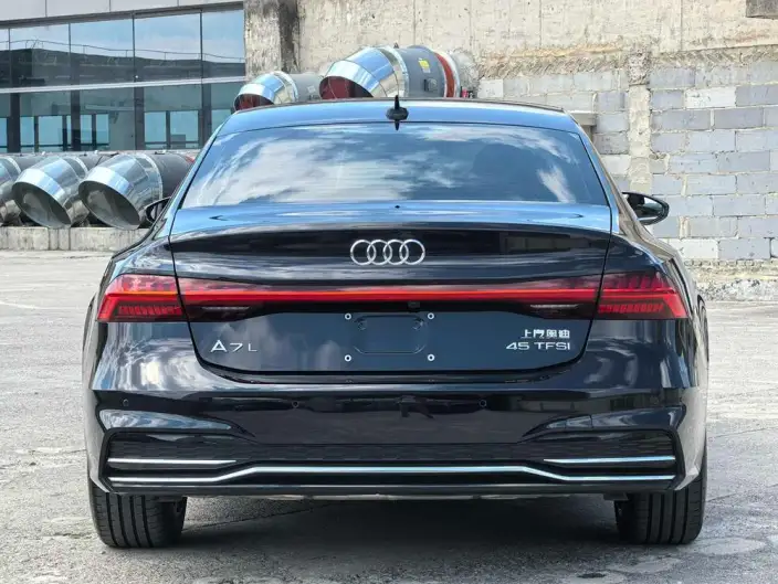 Audi A7 L 2024 Model 45 TFSI Luxury Model – фото 5