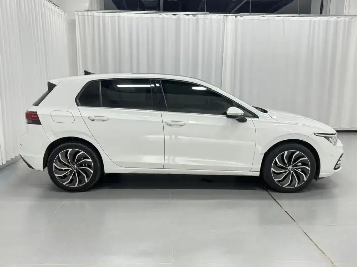 Volkswagen Golf 2023 Model 280TSI DSG Pro – фото 8