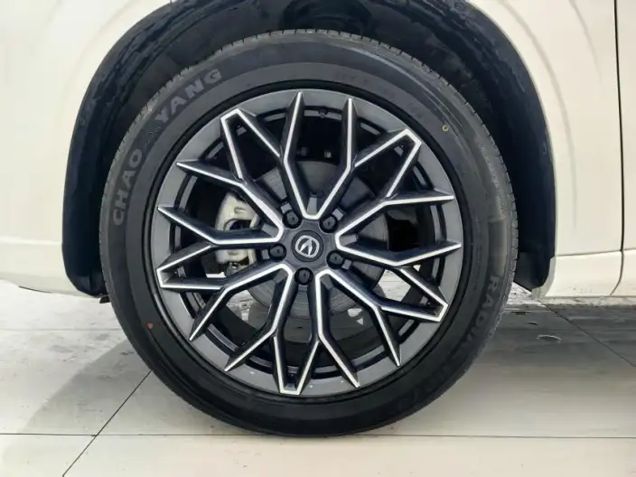 Changan UNI-Z 2025 Model 1.5T DCT Luxury Model – фото 7