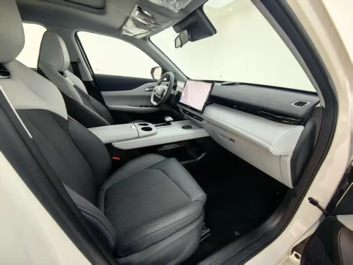 Changan UNI-Z 2025 Model 1.5T DCT Luxury Model – фото 8