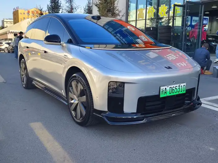 Li Auto i8 2025 Model Standard Edition – фото 3