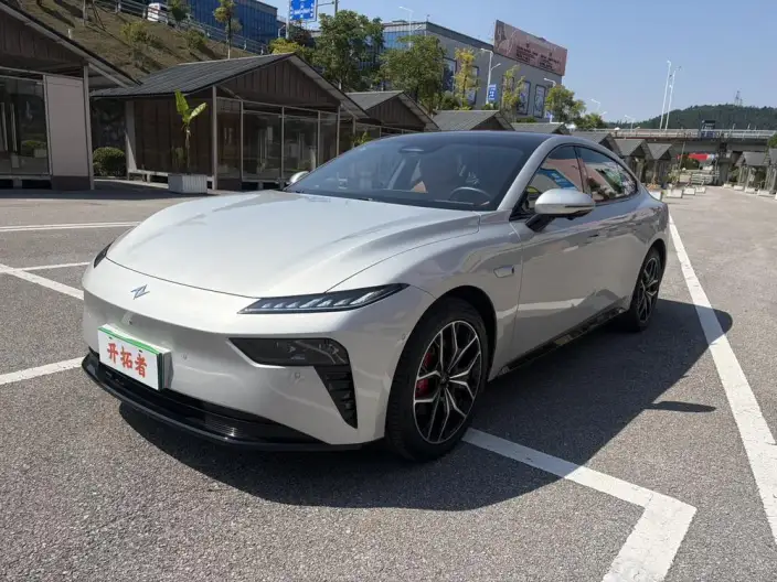 eπ 007 2025 Model EV 565 4WD Max Pilot Edition – фото 1