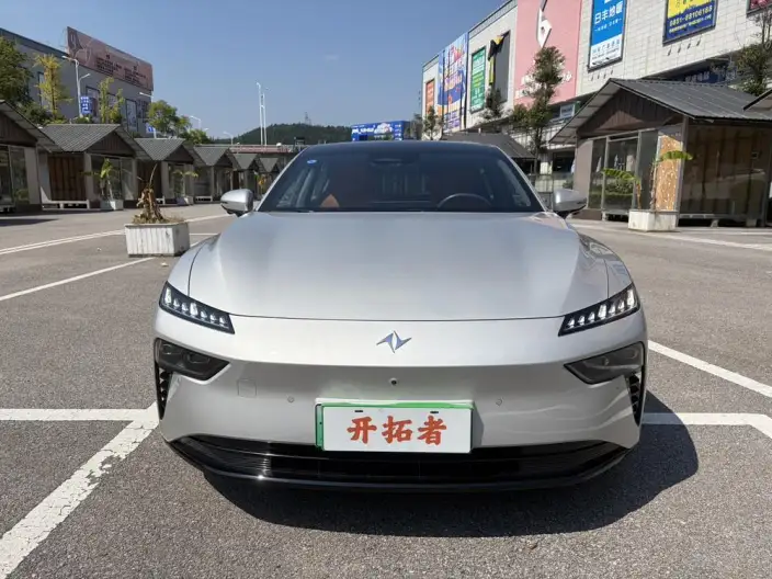 eπ 007 2025 Model EV 565 4WD Max Pilot Edition – фото 2