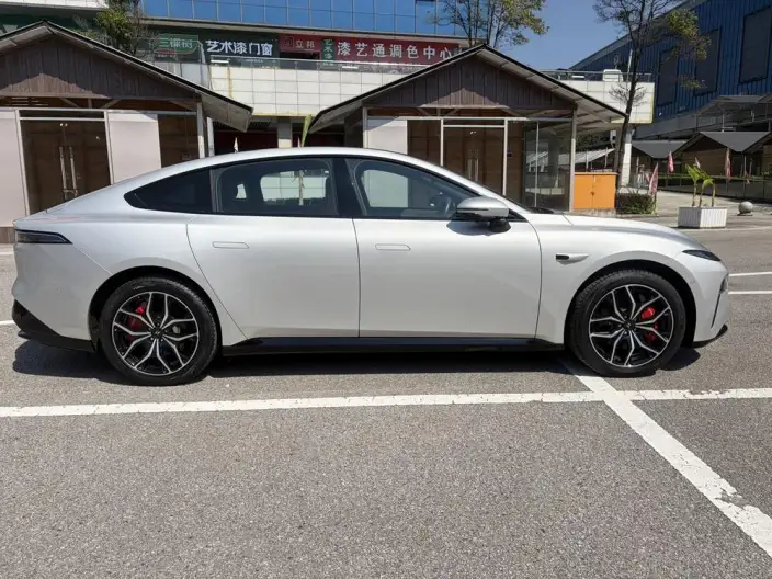 eπ 007 2025 Model EV 565 4WD Max Pilot Edition – фото 5