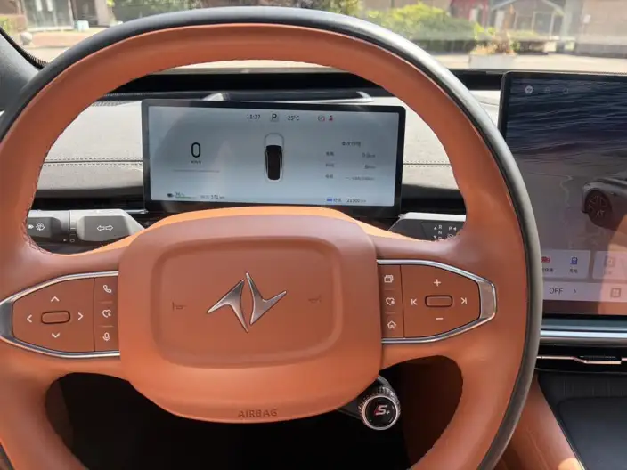 eπ 007 2025 Model EV 565 4WD Max Pilot Edition – фото 7