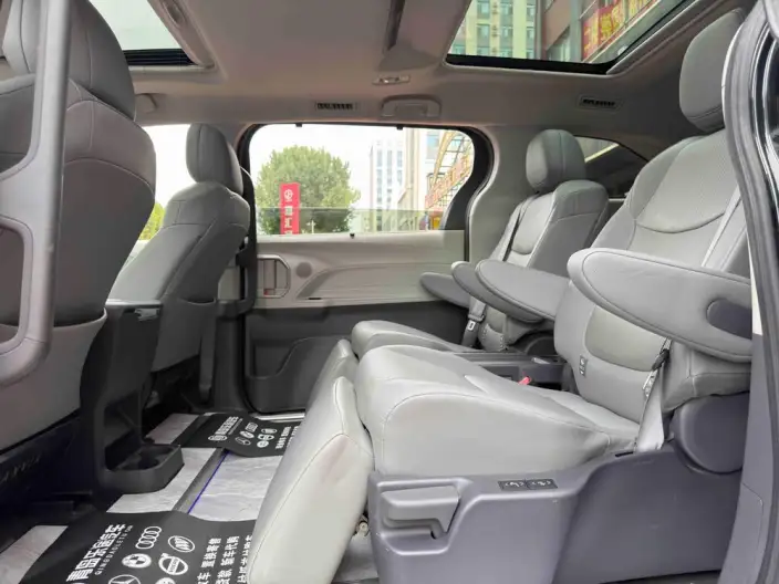 Granvia 2023 Model Intelligent Hybrid 2.5L Noble PLUS – фото 7