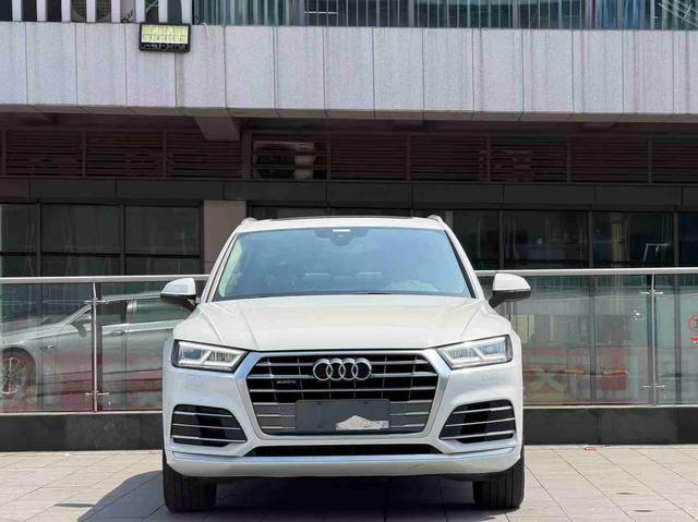Audi Q5L 2020 40 TFSI Honor Style – фото 2