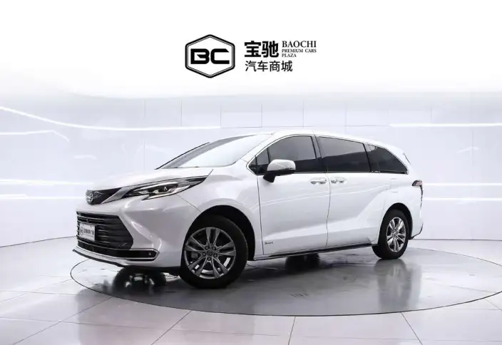 Toyota Sienna 2024 Model Hybrid 2.5L 4WD Premium Edition – фото 1