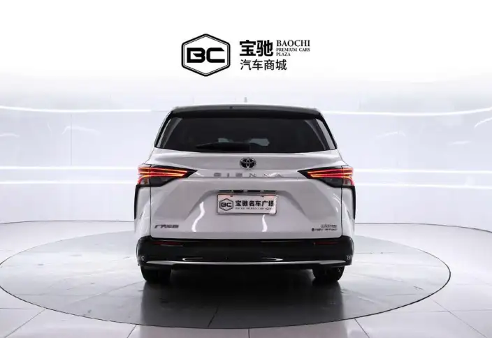 Toyota Sienna 2024 Model Hybrid 2.5L 4WD Premium Edition – фото 3