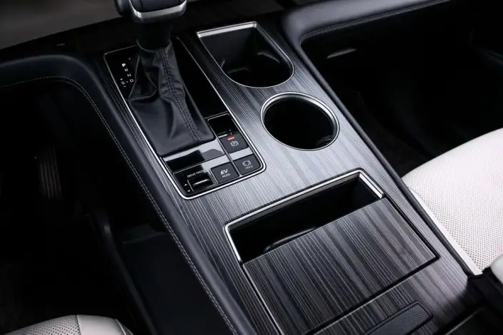 Toyota Sienna 2024 Model Hybrid 2.5L 4WD Premium Edition – фото 8