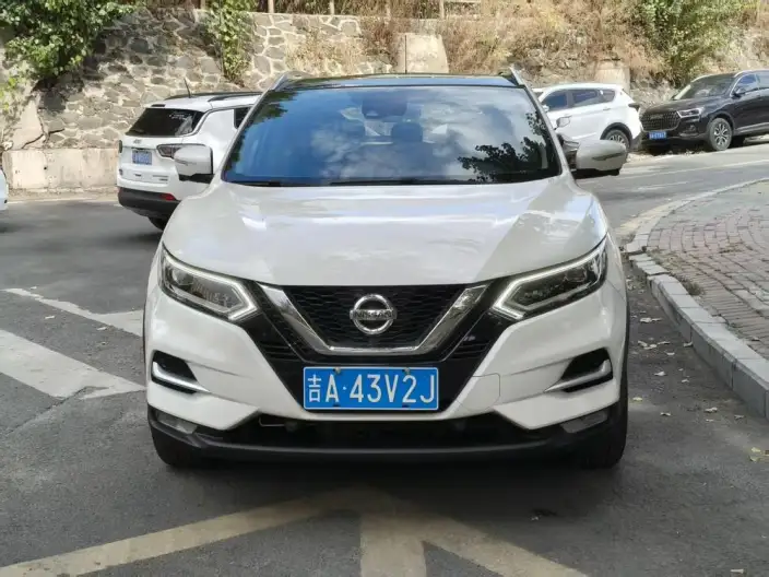 Nissan Qashqai 2022 Model 2.0L XV Prem. Deluxe Edition