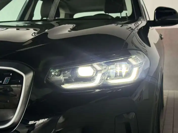 BMW iX3 2023 Model Leading Model – фото 9