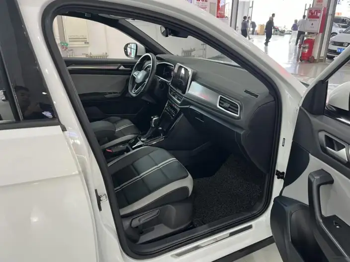 Volkswagen T-Roc 2024 Model 300TSI DSG Chenguang Edition – фото 9