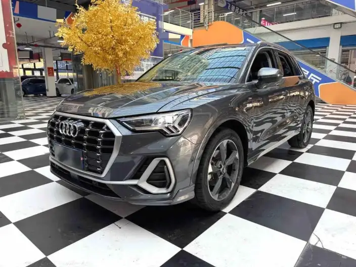 AUDI Q3 2022 Model 35 TFSI Fashion Dynamic Model