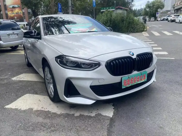 BMW 1 Series 2023 Model 120i M Sports Night Edition – фото 3