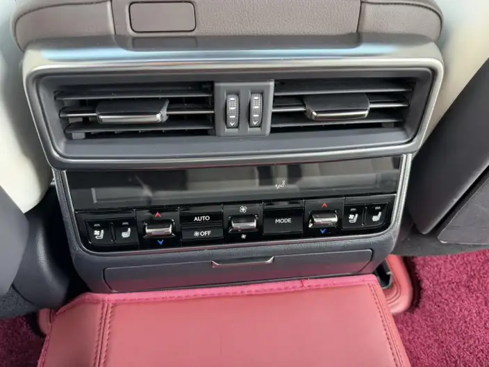 Lexus LX 2025 Model 700h Territory Edition – фото 9