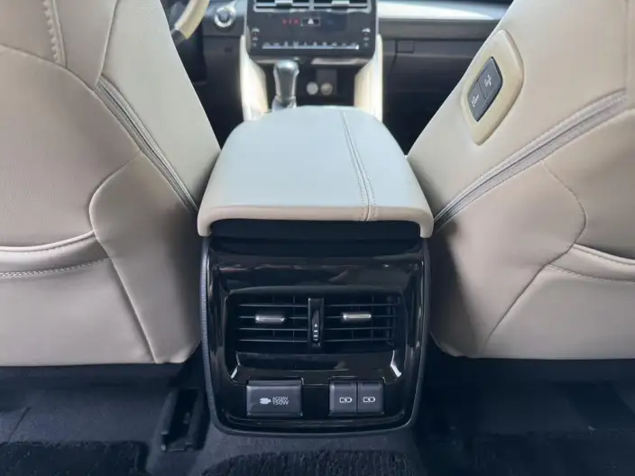 Toyota Avalon 2022 Model 2.0L XLE Exclusive Edition – фото 10
