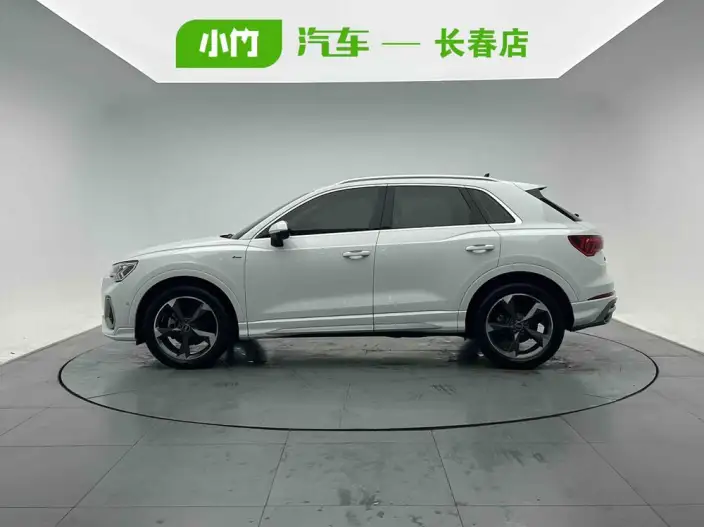 AUDI Q3 2022 Model 35 TFSI Fashion Dynamic Model