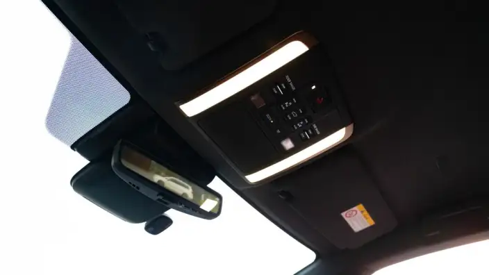 Elfa 2025 Model 2.5L Intelligent Hybrid 4WD Zhen Xiang Gold Edition – фото 6