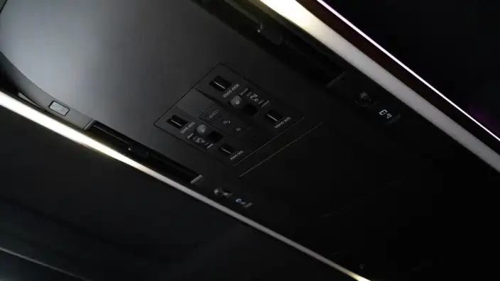 Elfa 2025 Model 2.5L Intelligent Hybrid 4WD Zhen Xiang Gold Edition – фото 10