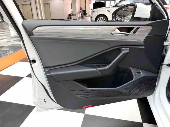 Volkswagen Sagitar 2023 Model 200TSI DSG Beyond Edition – фото 10