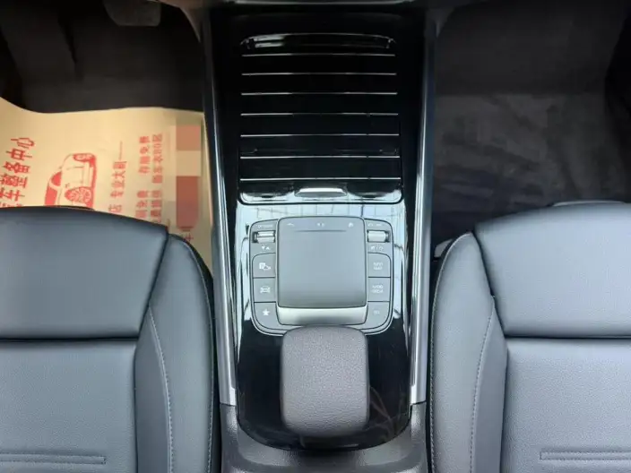 Mercedes-Benz GLA 2022 Model GLA 180 – фото 7