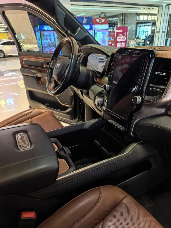 Rampage 2022 Model 5.7L Automatic 4WD 5 seat Parallel Imported – фото 9