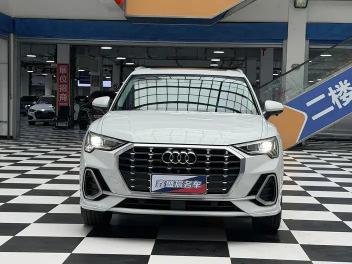 AUDI Q3 2023 Model 35 TFSI Fashion Dynamic Model