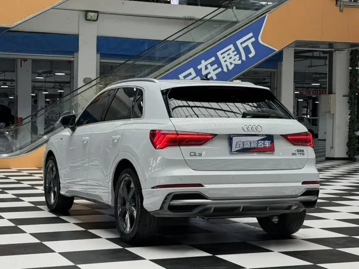 AUDI Q3 2023 Model 35 TFSI Fashion Dynamic Model