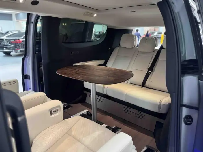 Li Auto MEGA 2025 Model Home Family Special Edition – фото 9