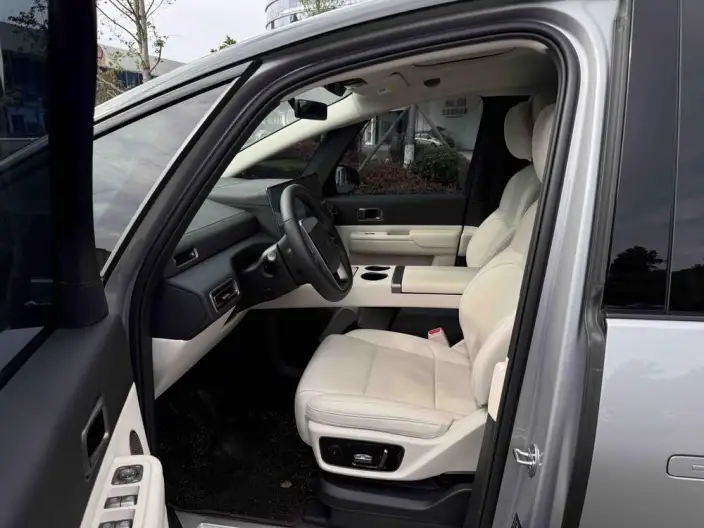 Li Auto MEGA 2025 Model Home Family Special Edition – фото 10