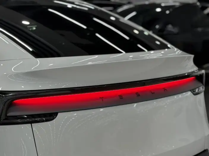 Model Y 2025 Model Rear-wheel drive version – фото 10