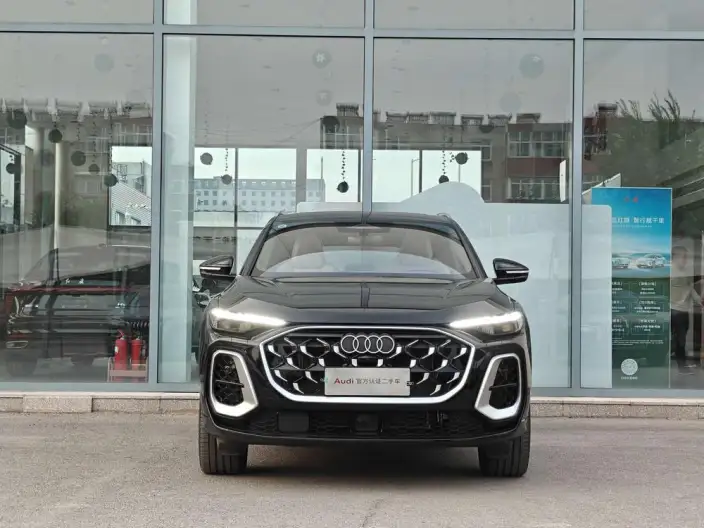 Audi Q5L 2026 Model 2.0T 10M Users Edition Edition