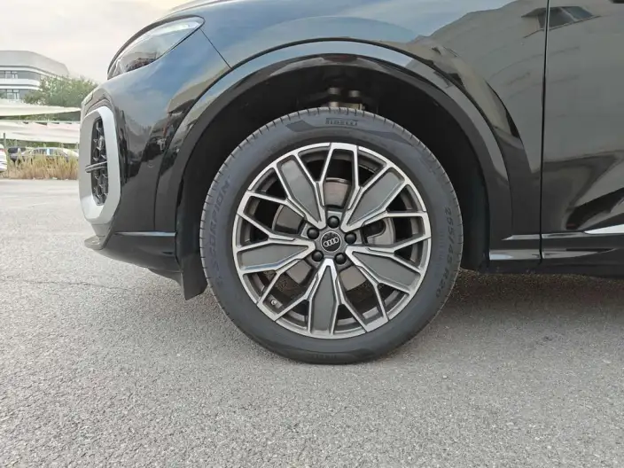 Audi Q5L 2026 Model 2.0T 10M Users Edition Edition – фото 8