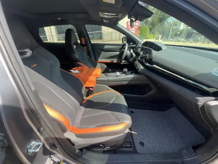 Changan UNI-V 2022 Model 2.0T Leading speed Edition – фото 8