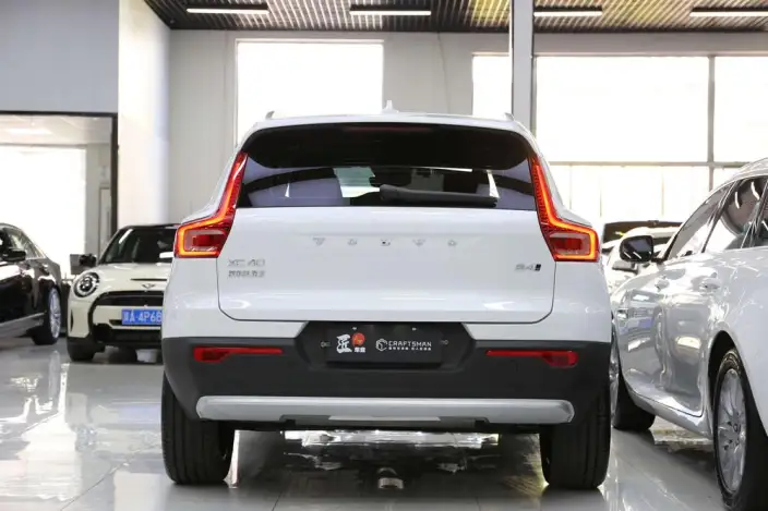 Volvo XC40 2023 Model B4 4WD Smart Range Deluxe Edition – фото 5