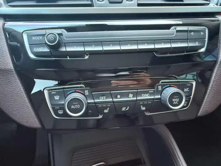 BMW X1 2022 Model sDrive25Li Leading Model – фото 10
