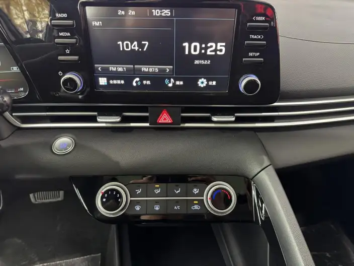 Hyundai Ioniq 2022 Model 1.5L CVT GLX Elite Edition – фото 6