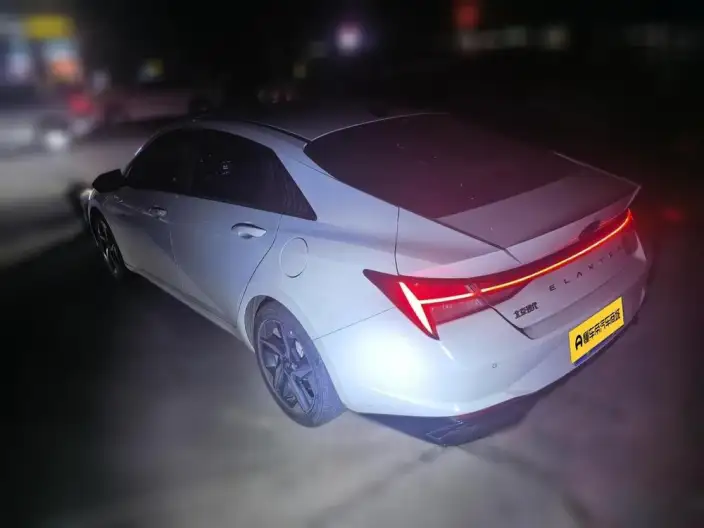 Hyundai Ioniq 2022 Model 1.5L CVT GLX Elite Edition – фото 4