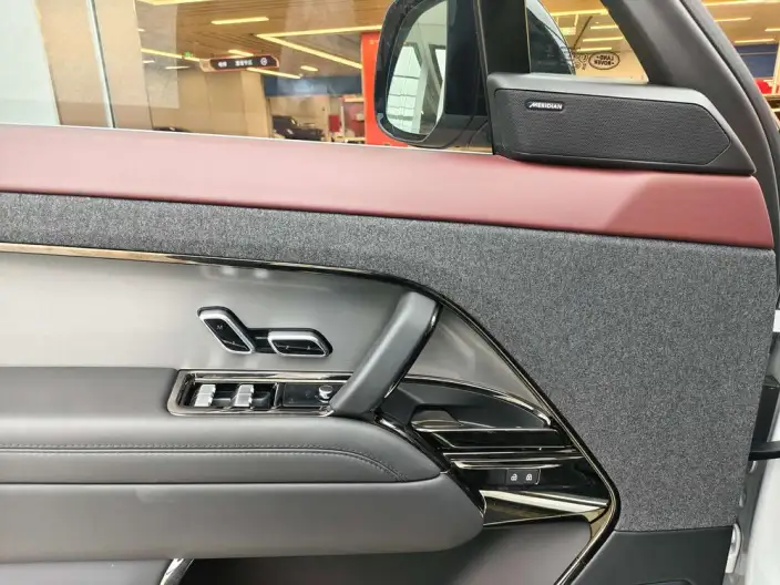 Range Rover Sport 2023 Model 3.0 L6 DYNAMIC SE – фото 8