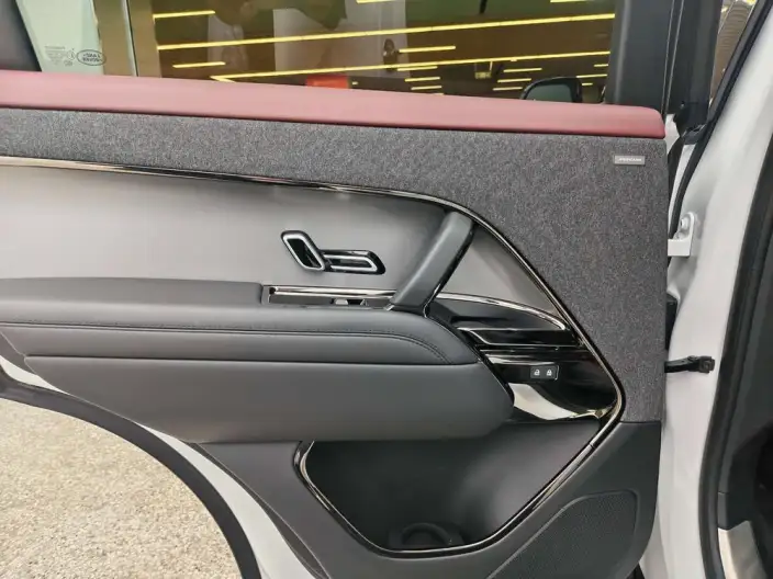 Range Rover Sport 2023 Model 3.0 L6 DYNAMIC SE – фото 10