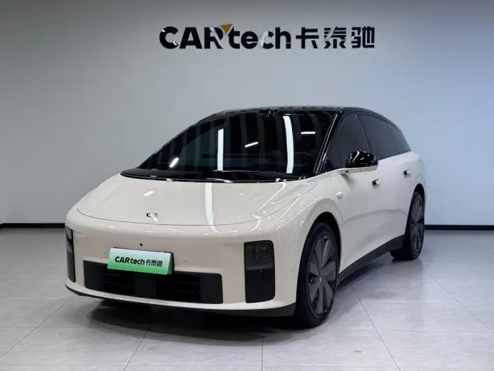 Li Auto i6 2025 Model 4WD Standard Edition