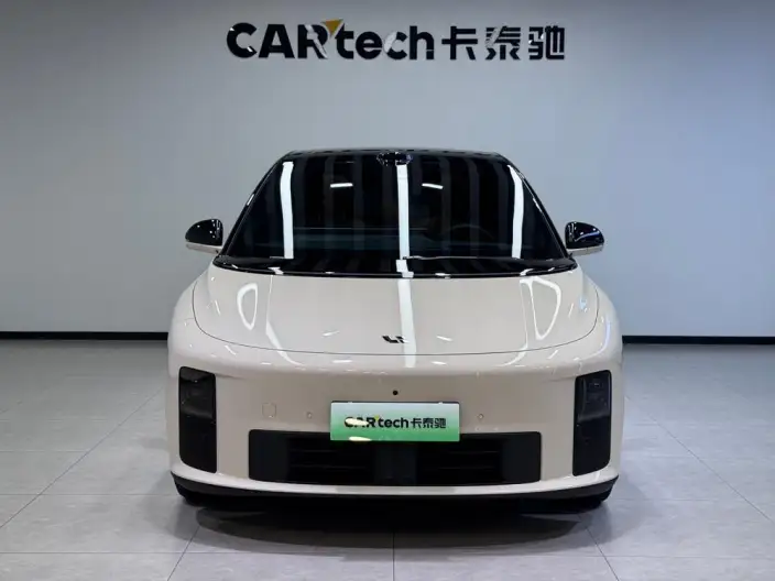 Li Auto i6 2025 Model 4WD Standard Edition
