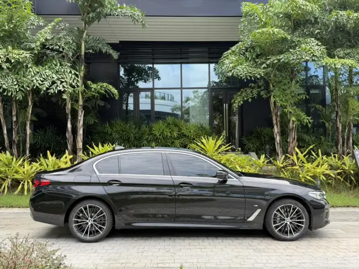 BMW 5 Series 2022 Model Facelift II 530Li Leading Model M Sports Set – фото 7