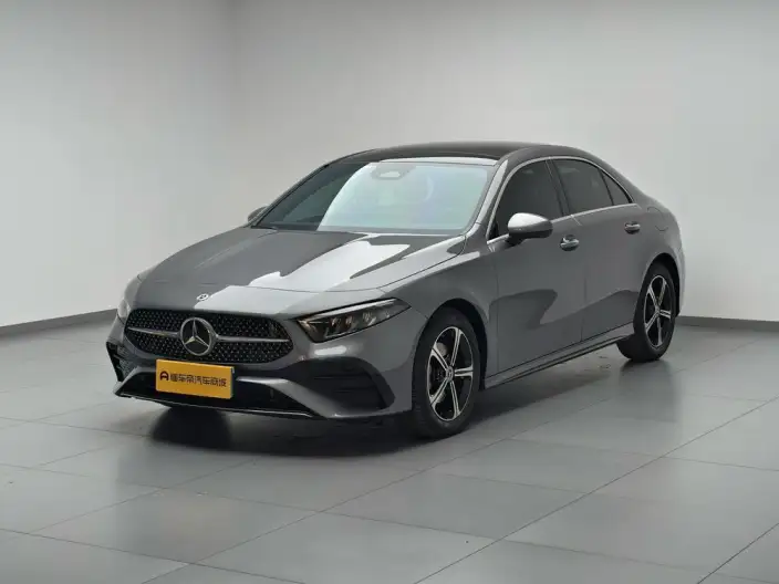 Mercedes-Benz A-class 2024 Model Facelift II A 200 L Fashion Edition – фото 1